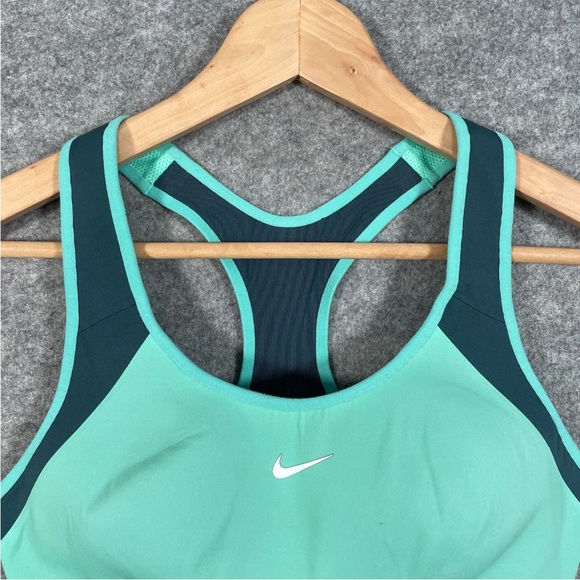 NIKE Sports Bra Size Small Womens Green Sleeveless Breatheable Running Gym Top - Picture 4 of 8